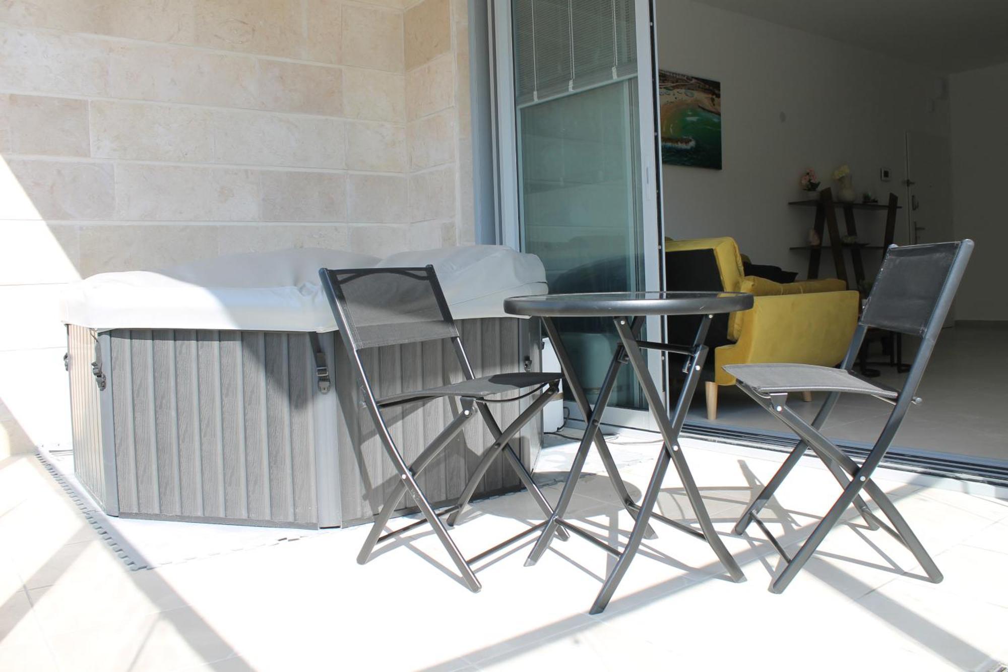 Beach Suite Israel- Private Jacuzzi, Beach View, Gym, Low Fee For Off-Site Indoor Pool & Spa ביץ סוייט ישראל- ג'קוזי פרטי עם נוף ים, אפשרות לבריכה מקורה וספא בתשלום ממש מוזל Așkelon Exterior foto