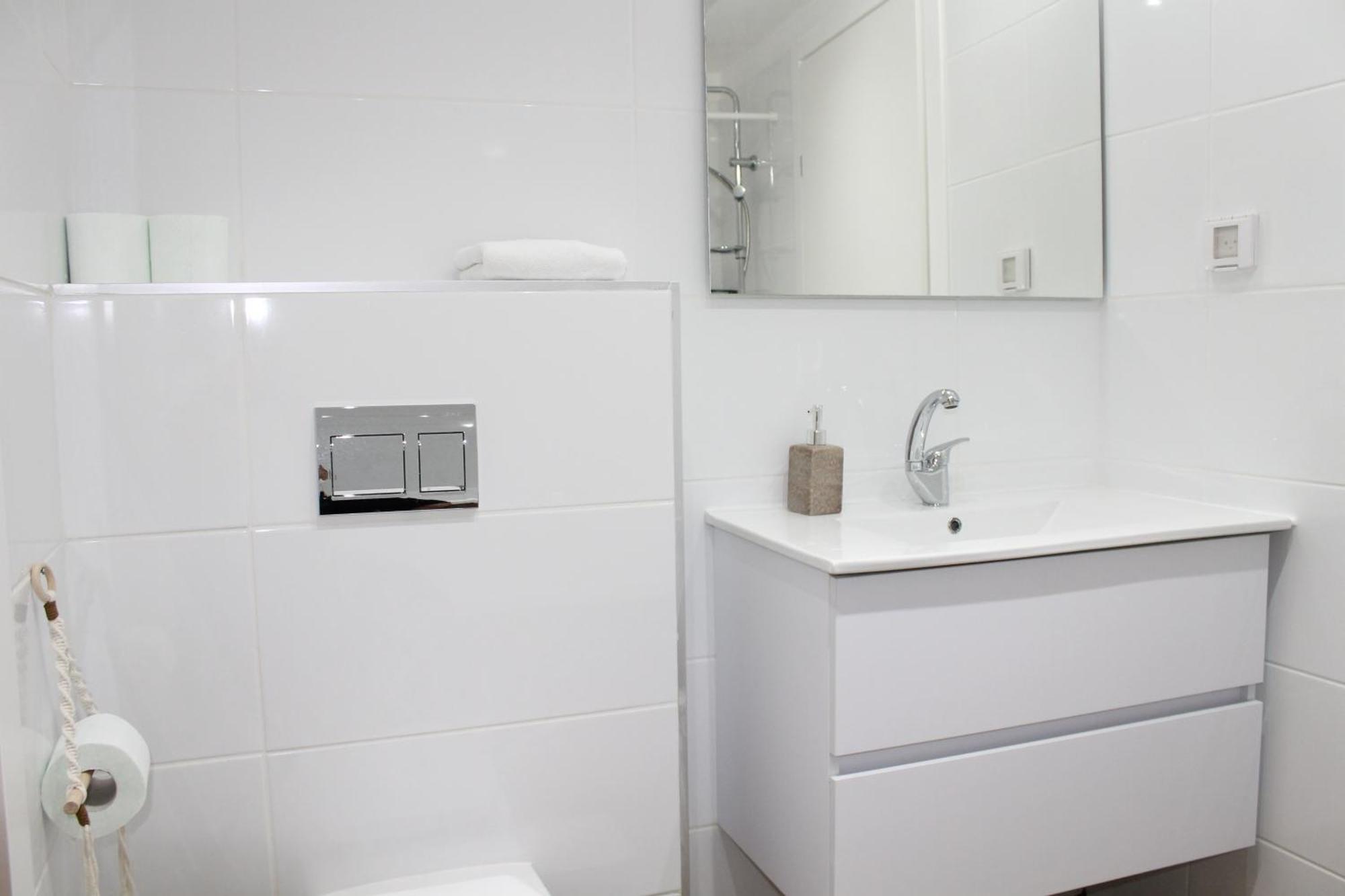 Beach Suite Israel- Private Jacuzzi, Beach View, Gym, Low Fee For Off-Site Indoor Pool & Spa ביץ סוייט ישראל- ג'קוזי פרטי עם נוף ים, אפשרות לבריכה מקורה וספא בתשלום ממש מוזל Așkelon Exterior foto