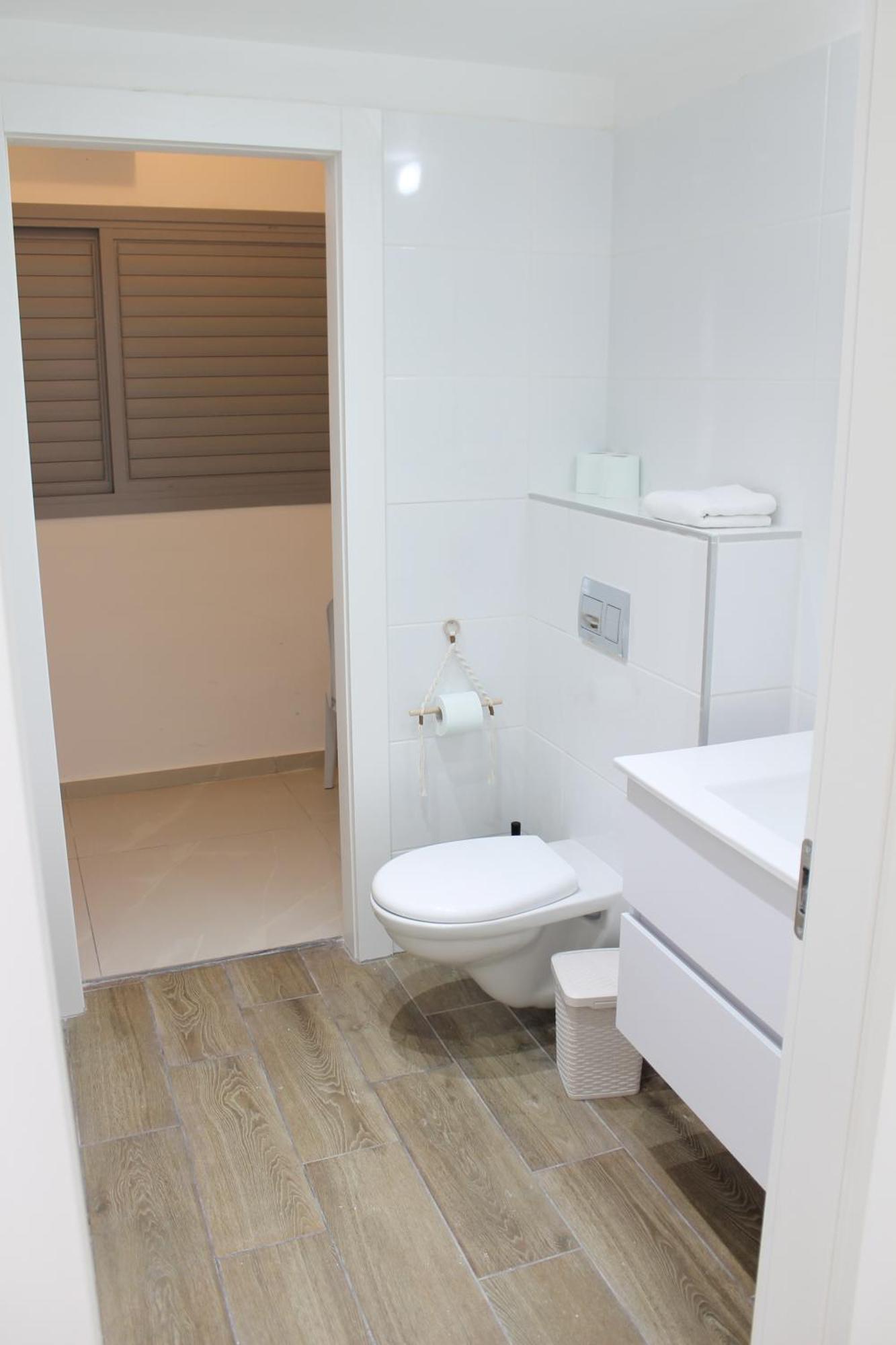 Beach Suite Israel- Private Jacuzzi, Beach View, Gym, Low Fee For Off-Site Indoor Pool & Spa ביץ סוייט ישראל- ג'קוזי פרטי עם נוף ים, אפשרות לבריכה מקורה וספא בתשלום ממש מוזל Așkelon Exterior foto
